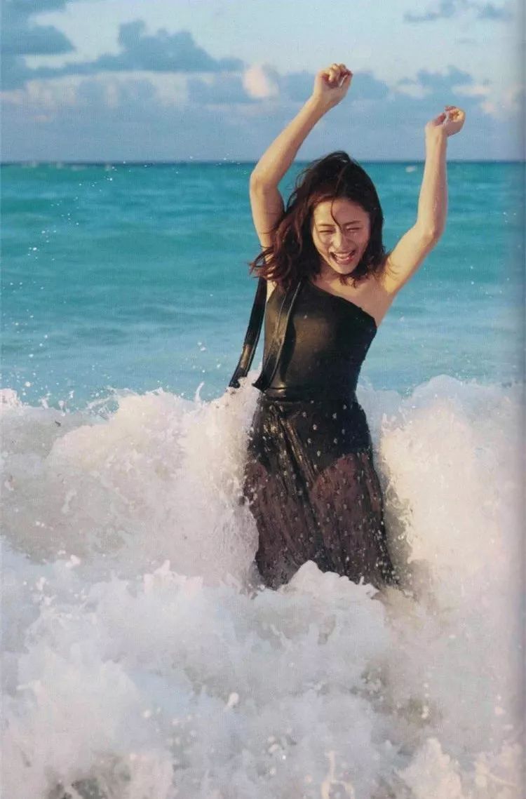 石原里美03.jpeg